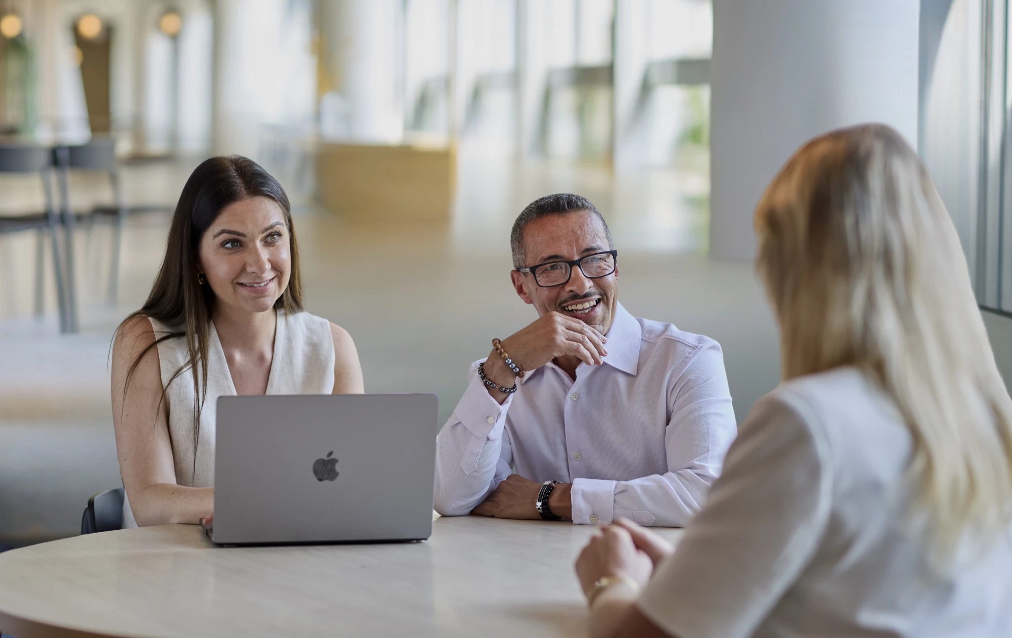 Het team van HN-AB werkt als HR-service mee aan de vraagstukken van de klant