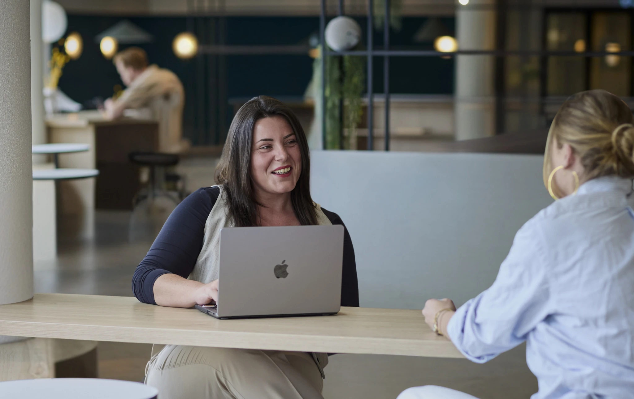 HN-AB biedt verschillende diensten aan zoals werving en selectie en het detacheren van uitzendkrachten